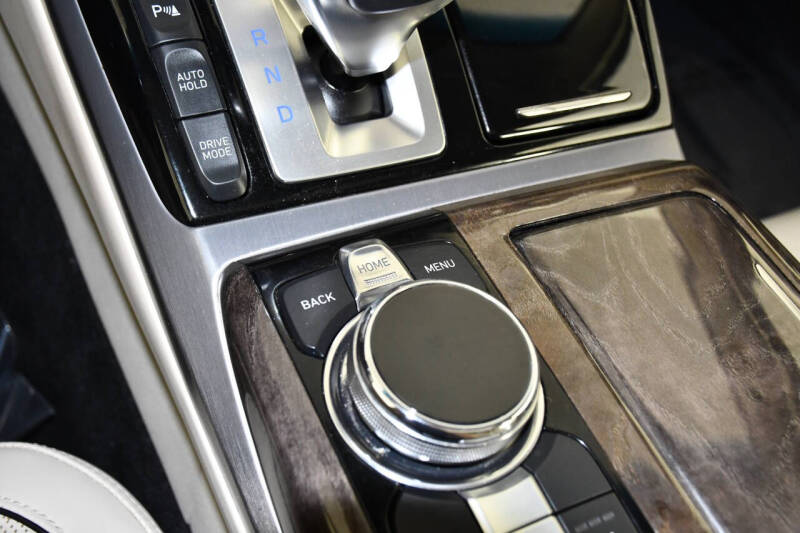 2019 Genesis G90