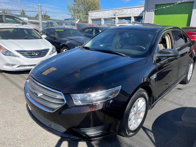 2013 Ford Taurus SE