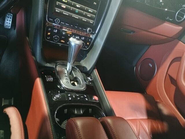 2015 Bentley Continental 29