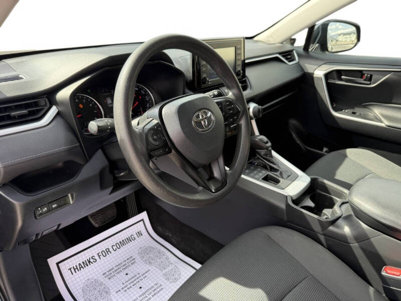 2021 Toyota RAV4 LE