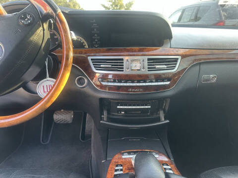 2009 Mercedes-Benz S-Class S 550 4MATIC