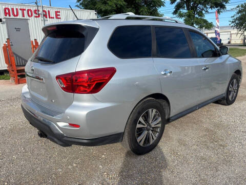 2017 Nissan Pathfinder SV