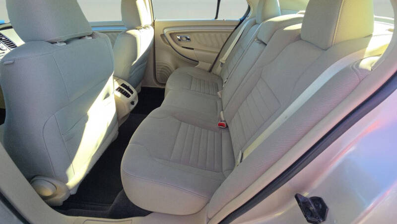 2018 Ford Taurus SE