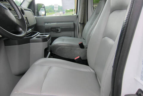2009 Ford E-Series E-350 SD XLT