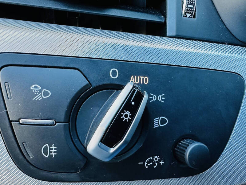 2017 Audi A4 2.0T quattro Premium