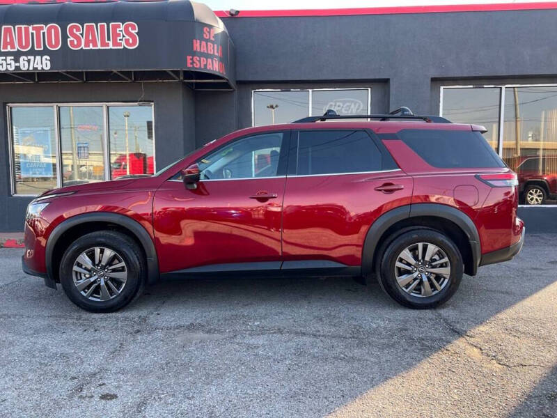 2024 Nissan Pathfinder SV