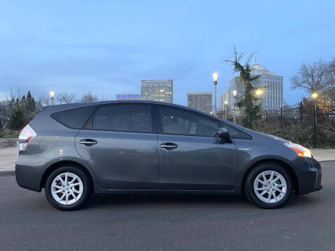 2012 Toyota Prius v Three