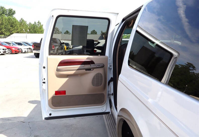2004 Ford Excursion Eddie Bauer
