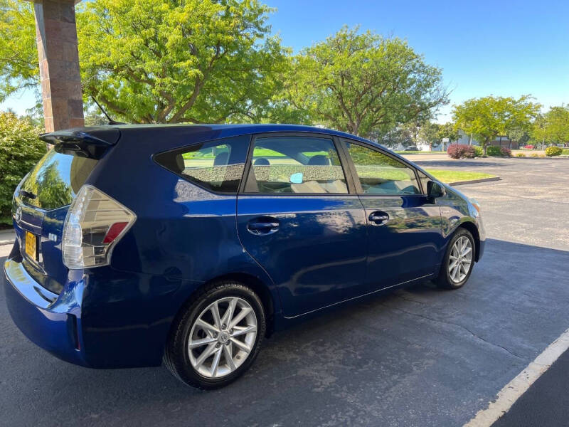 2013 Toyota Prius v Five