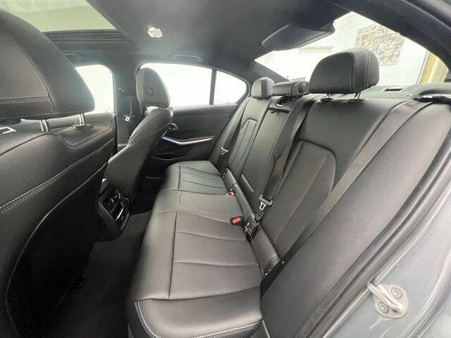 2025 BMW 3 Series 330i xDrive