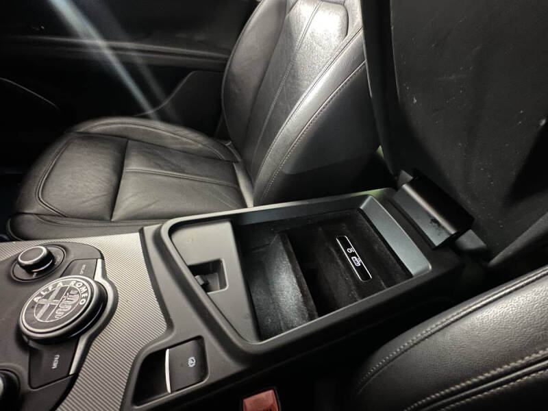 2018 Alfa Romeo Stelvio Sport