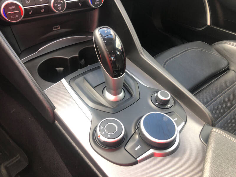 2017 Alfa Romeo Giulia Ti