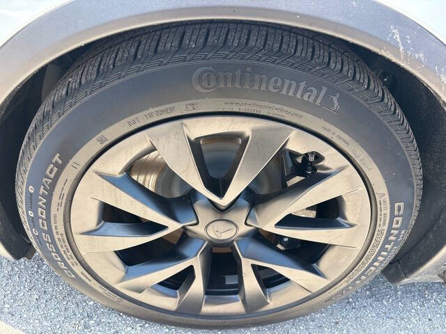 2022 Tesla Model X 27