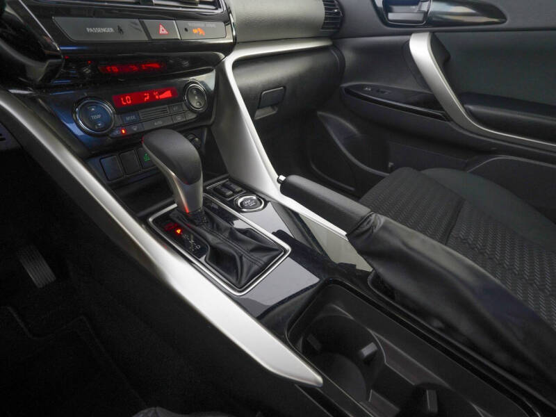 2025 Mitsubishi Eclipse Cross LE