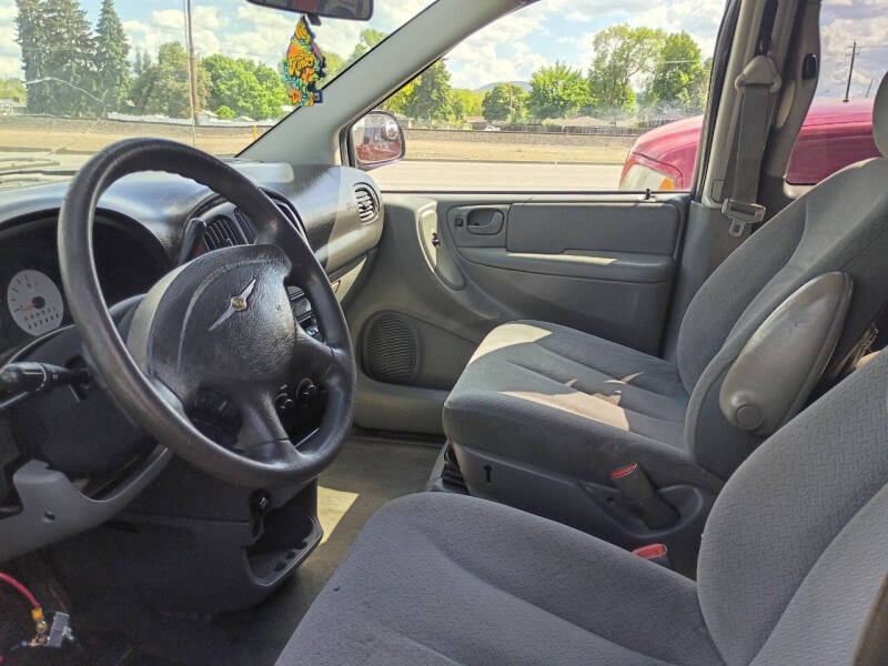 2005 Chrysler Town and Country