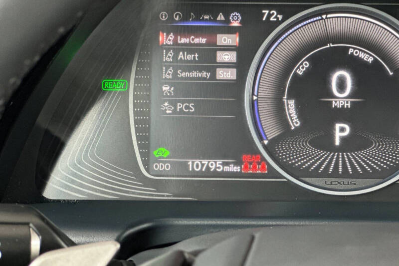 2025 Lexus ES 300h