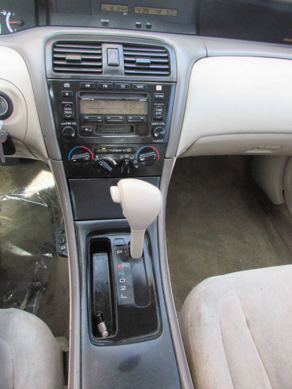 2001 Toyota Avalon XLS photo 24