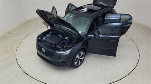 2024 Volvo XC40 B5 Plus Dark Theme