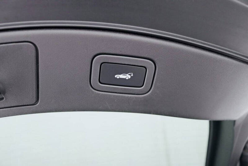 2018 Jaguar F-TYPE R