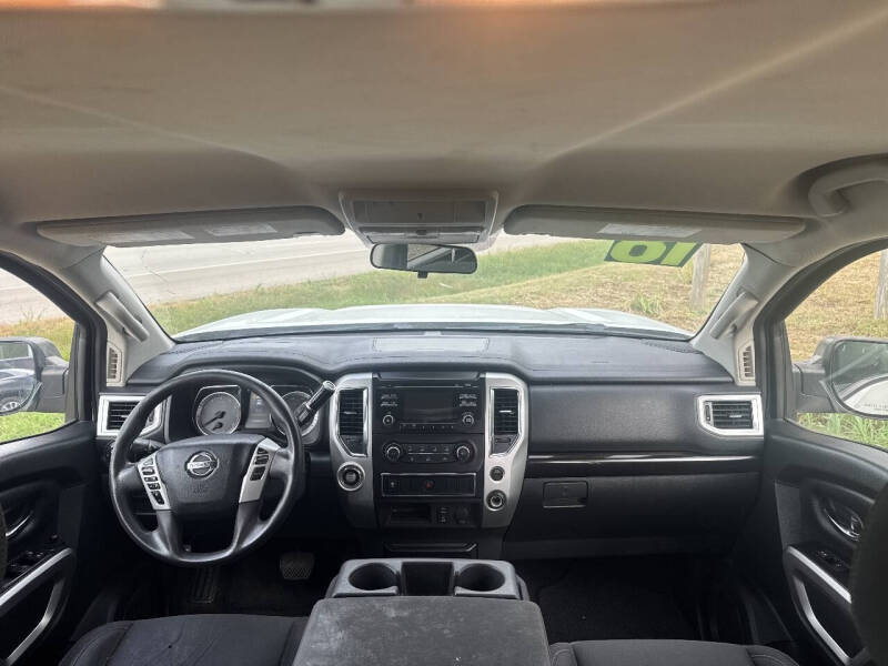 2018 Nissan Titan SV