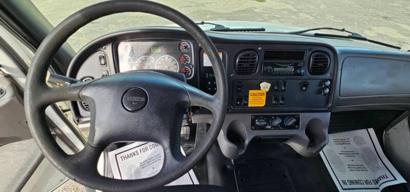 2014 Freightliner M2 106