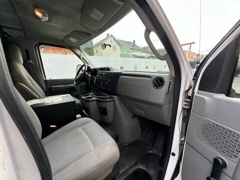 2010 Ford E-Series E-250