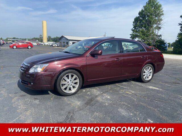 2005 Toyota Avalon for sale at WHITEWATER MOTOR CO in Milan IN