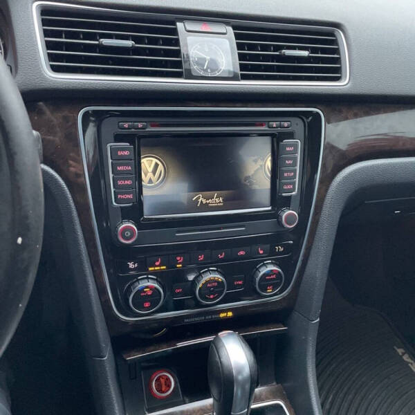 2015 Volkswagen Passat 1.8T SEL Premium