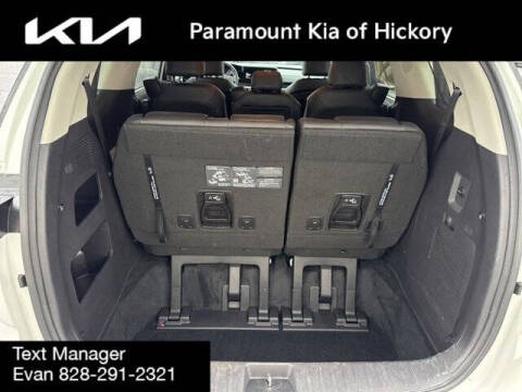 2024 Kia Carnival EX