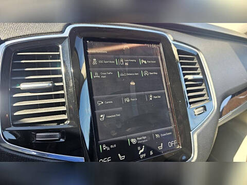 2017 Volvo XC90 T6 Momentum