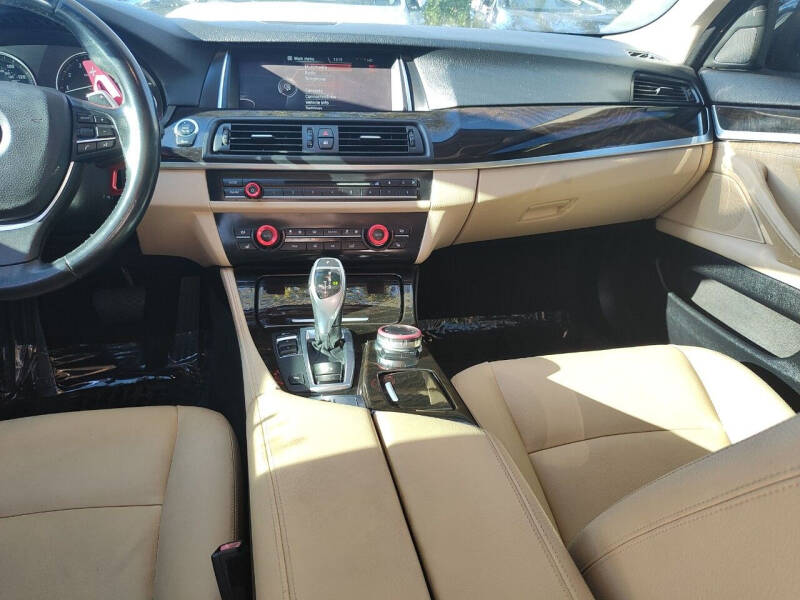 2016 BMW 5 Series 528i