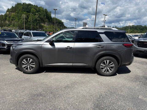2022 Nissan Pathfinder SL