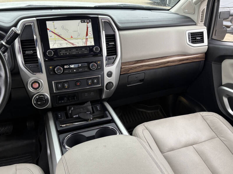 2020 Nissan Titan SL