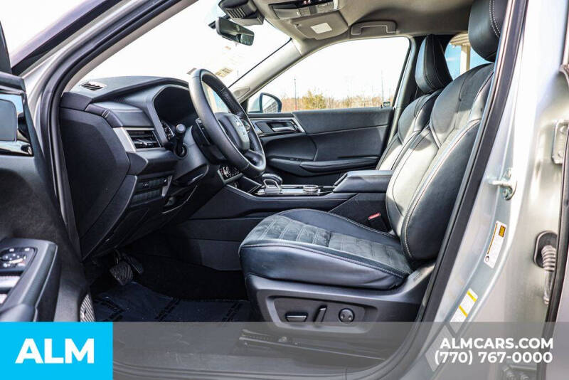 2025 Mitsubishi Outlander SE