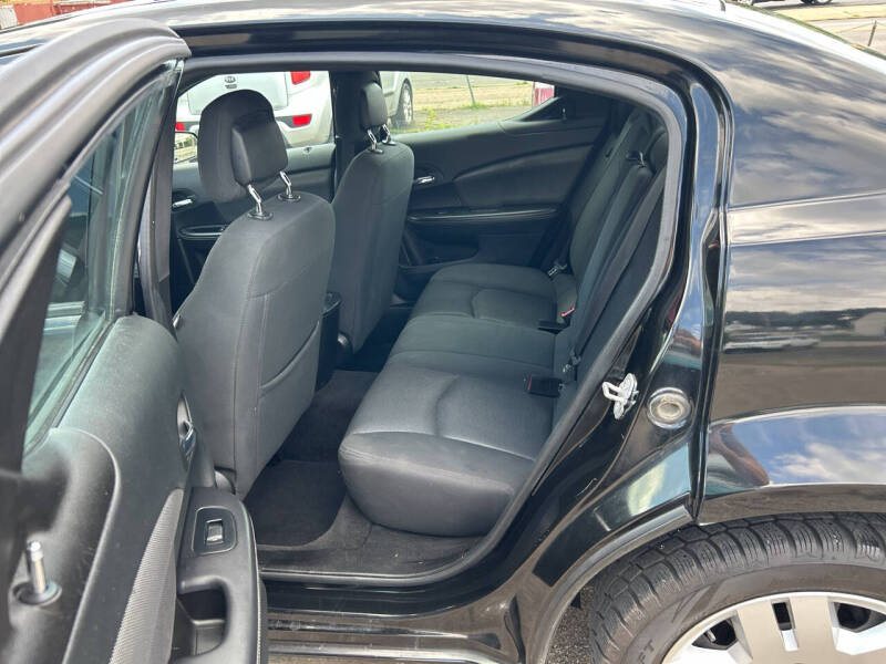 2014 Dodge Avenger SE
