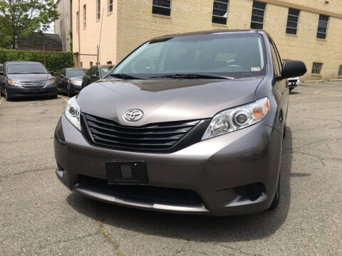 2014 Toyota Sienna for sale at Alexandria Auto Sales in Alexandria VA