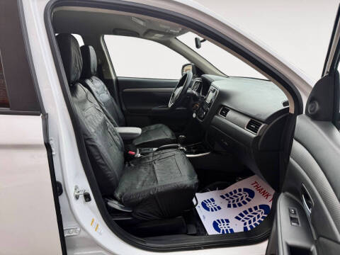 2017 Mitsubishi Outlander ES