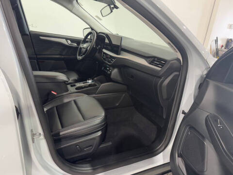 2025 Ford Escape Platinum