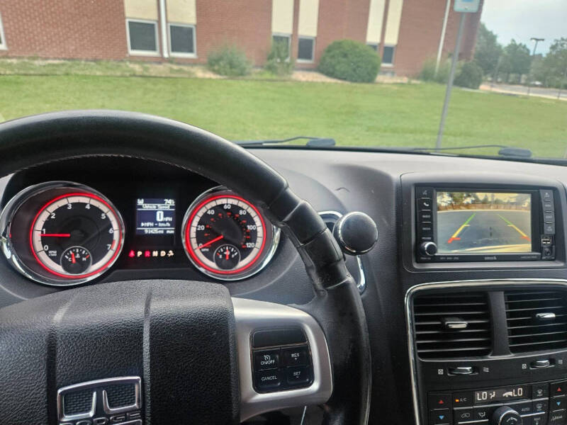 2011 Dodge Grand Caravan Crew
