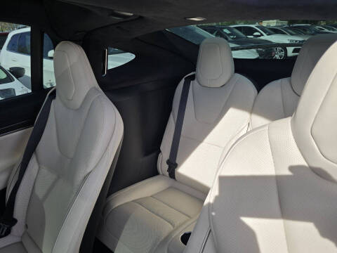 2022 Tesla Model X Plaid