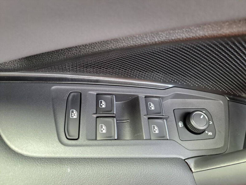 2025 Volkswagen Tiguan SE