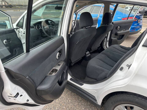 2010 Nissan Versa 1.8 S