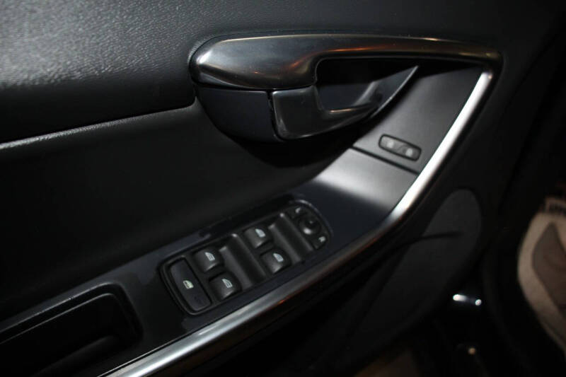 2012 Volvo S60 T6 R-Design