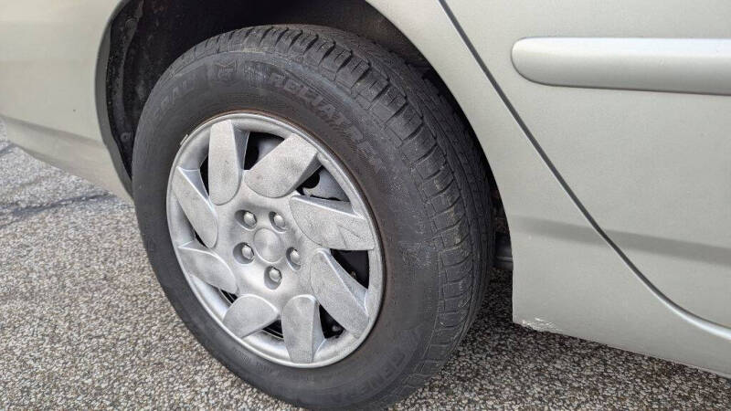 2004 Toyota Corolla LE