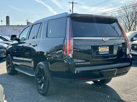 2018 Cadillac Escalade Standard