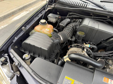 2002 Ford Explorer XLS