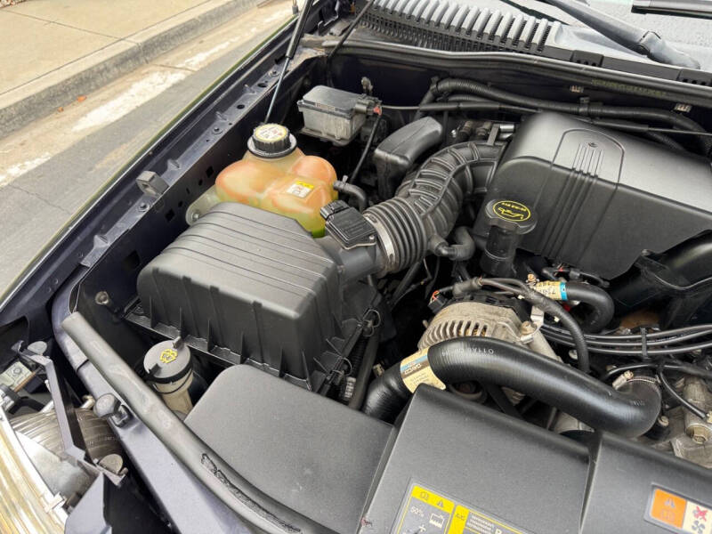 2002 Ford Explorer XLS