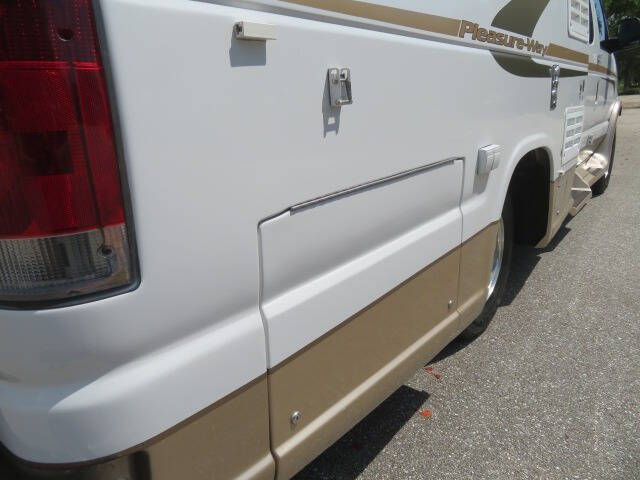 2006 Ford E-Series E-350 SD