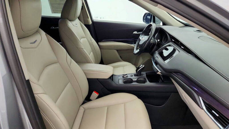 2023 Cadillac XT4 Luxury