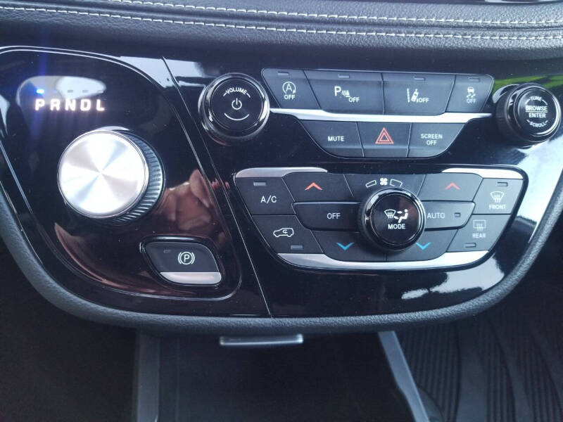 2023 Chrysler Pacifica Touring